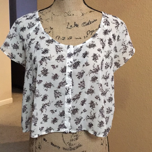 Forever 21 Tops - Forever 21 Sheer Crop Top With Size Small